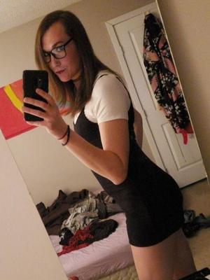 Kayla - Sexy shemale with glasses