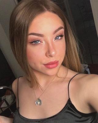 Beautiful face french slut petite coquine