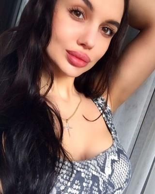 Ukrainian  y.o. lippy slut Anya