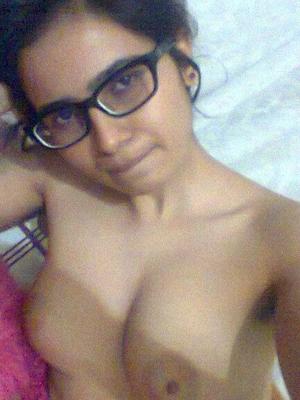 Beautiful Pakistani Girl Nude