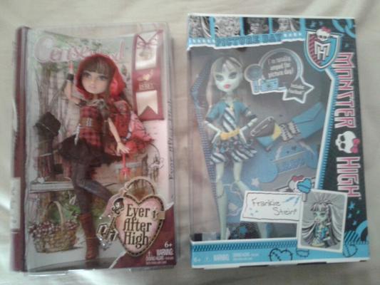 Monster high and ever after high girls