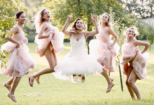 Brides, Bridesmaids, & Bachelorettes: Comment who you like