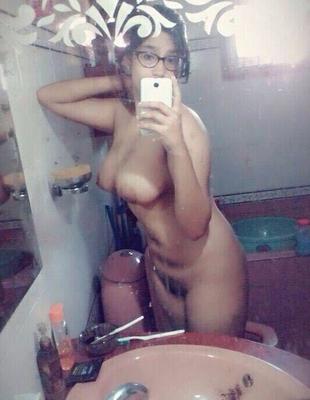 amateurs gros seins indiens jeunes nu selfie