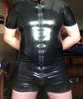 Une nouvelle tenue en latex