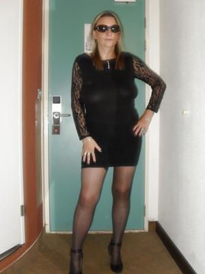 Trained amateur MILF slave