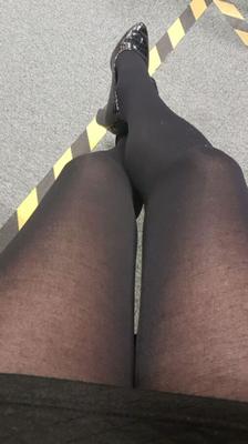 Jambes de MILF sexy en bas