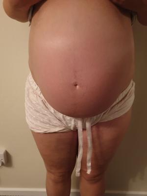 Posing sexy pregnant amateurs