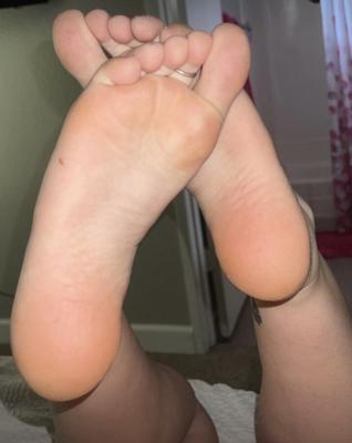 yr old Ash’s sexy soles fresh out of socks!