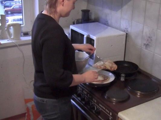 Jana comendo panquecas porra