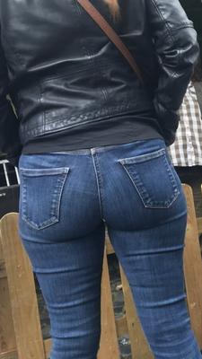 Women in Jeans: Comment on who you like and why