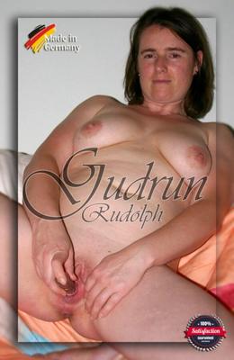 MILF Gudrun Rudolph take off clothes at home