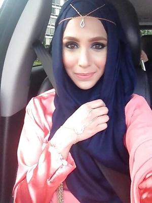 AMENA - vadia hijabi