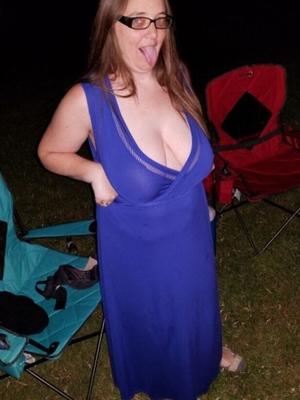 Proud natural matures cleavage 187 - more great braless MILFs