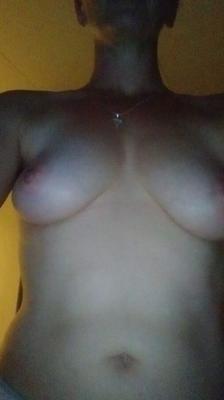 Chatte et seins de femme mature sexy