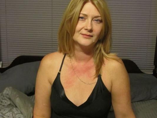 Anette, une MILF rousse délicieuse