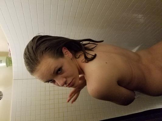 Tamara Asser in der Dusche!