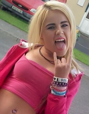 UK Chav Throat Meat - Du sperme dans les yeux, le visage, la gorge ou les seins ?