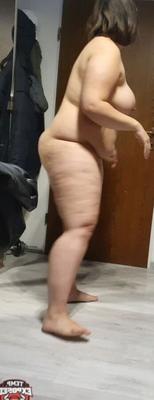 Cellulite for days on this fat bitch wife