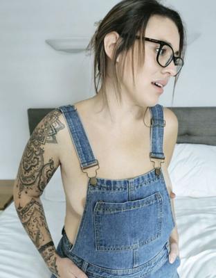 Oben ohne in Denim 113