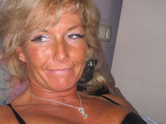 Gorgeous Tanned Mature slut