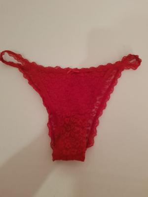 getragenes Duft-H�schen/Slip meiner Mutter / lacy red panty from