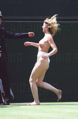 Melissa Johnson – Streaker à Wimbledon