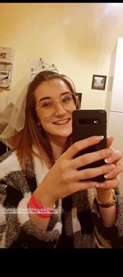 Martyna fille sexy avec des lunettes