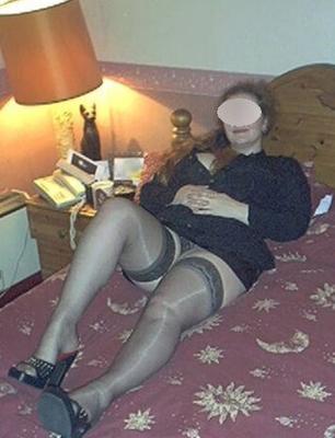 C stockings andf heels