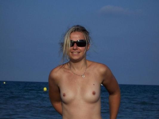 Hot amateur babe Bernadette on vacation