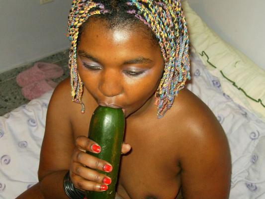 African Babe Makes Do With Veg