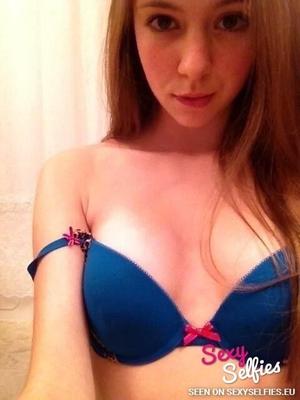 Cute teen with a hot body self shots