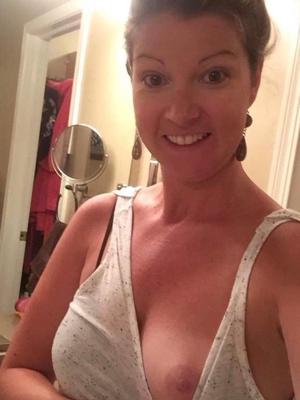 sex mom flashing tits