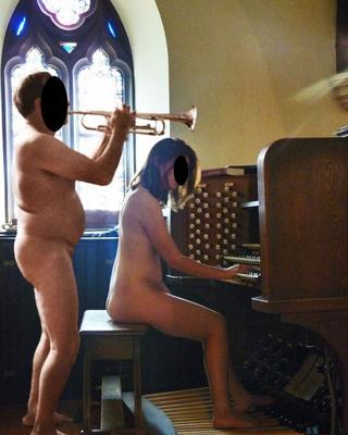 Musique et nudité