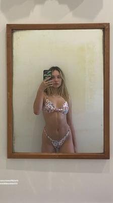 Maddie Ziegler Bikini-Zusammenstellung -