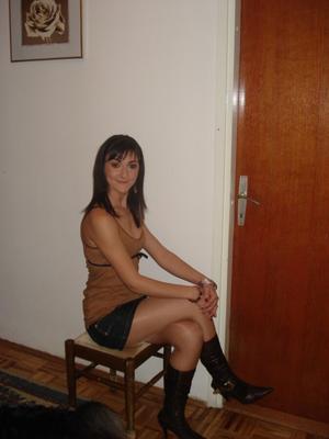 Hotness amateur - Brunette habillée inconnue