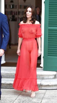 HRH The Duchess Of Cambridge Wows At Garden Party