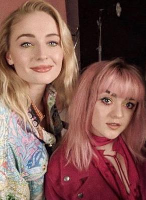 Sophie Turner y Maisie Williams marzo de 2019