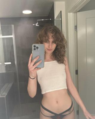 Skinny Tiffany selfie and leaked pics 