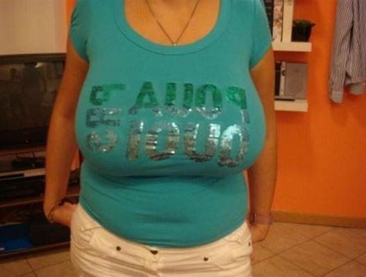 Mamá madura con grandes tetas