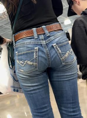 Candid Mall and Store Sluts and Asses PLEASE COMMENT