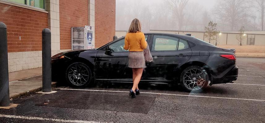 Mature Candid with Sexy Legs Short Skirt