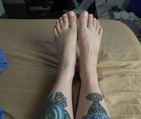 GF Toes, волосатая киска