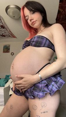 Pregnant AleenaChe